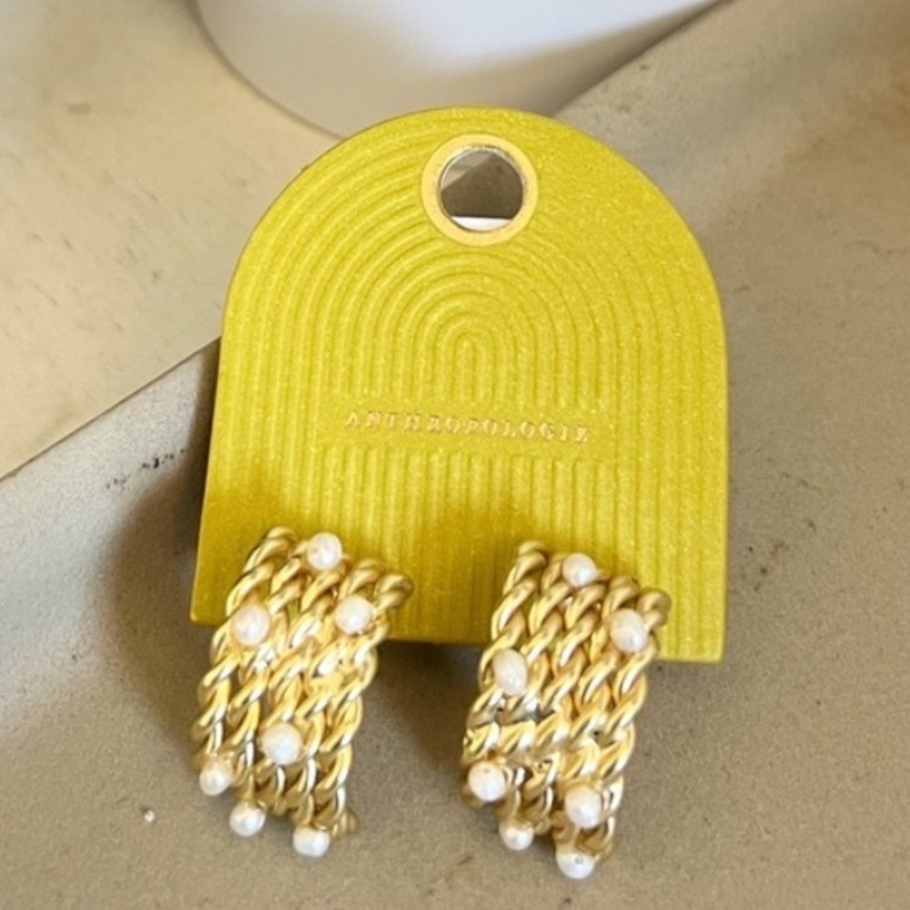 NWT Anthropologie Rope Pearl Huggies!